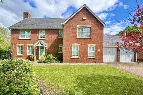 Washall Drive, Great Notley, Braintree 5 bed detached house for sale