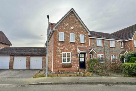 Martens Meadow, Braintree 3 bed end of terrace house for sale