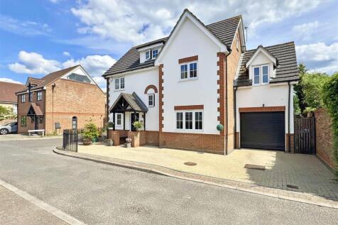 Farriers Way, Great Notley, Braintree 5 bed detached house for sale