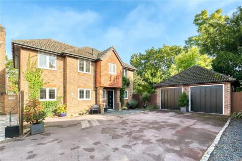 Somerset Grove, Warfield, Bracknell... 4 bed detached house for sale