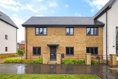 Buckler Ride, Crowthorne, Berkshire... 2 bed maisonette for sale