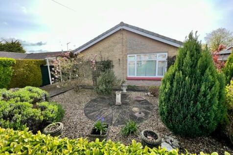 2 bedroom detached bungalow for sale