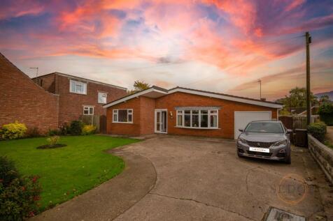 3 bedroom detached bungalow for sale