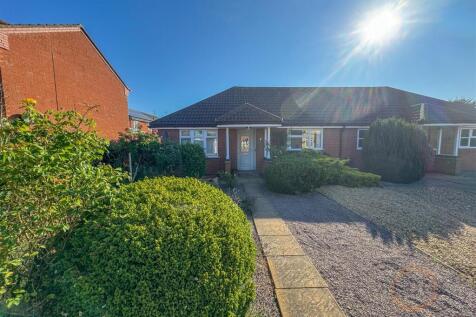 2 bedroom semi-detached bungalow for sale