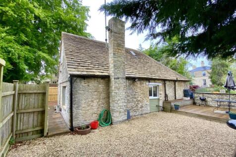 Querns lane, Cirencester 2 bed detached house for sale