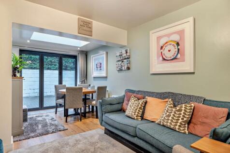 4 bedroom semi-detached house for sale