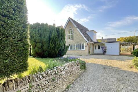 Fairford 3 bed detached house for sale