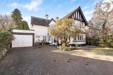 King Edward Avenue, West Dartford... 4 bed detached house for sale