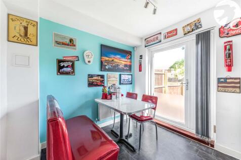 Birdwood Avenue, Dartford, Kent, DA1 3 bed terraced house for sale