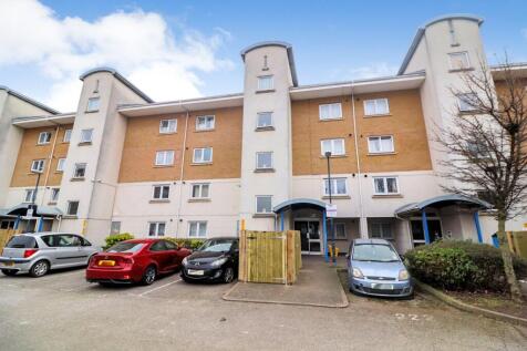 Francis Court, Macarthur Close... 2 bed flat for sale