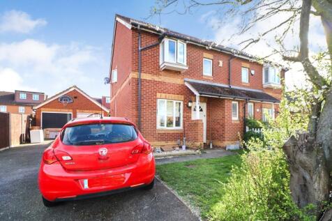 Sussex Road, Northumberland Heath... 4 bed semi
