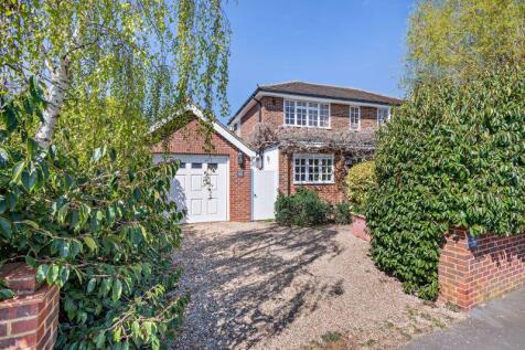 Bracken Path, Epsom 3 bed detached house for sale