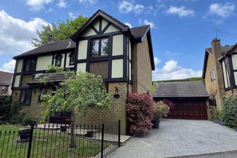 Tadworth 4 bed detached house for sale