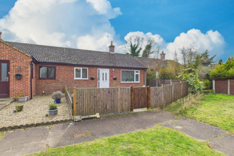 2 bedroom semi-detached bungalow for sale