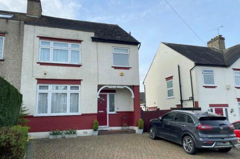 4 bedroom semi-detached house for sale