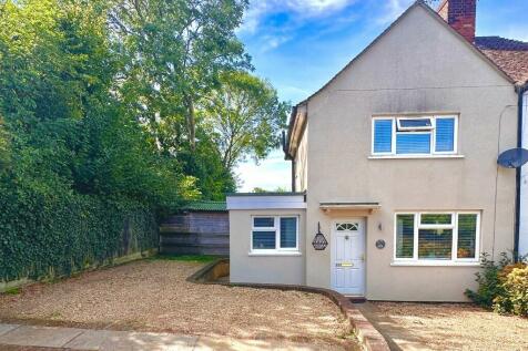 2 bedroom semi-detached house for sale