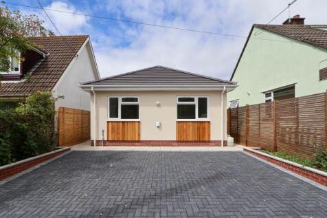 Station Road, Yatton, BS49 2 bed detached bungalow for sale
