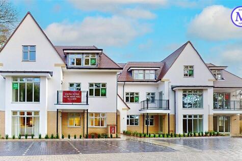 Lymington Road, Christchurch BH23 2 bed apartment for sale