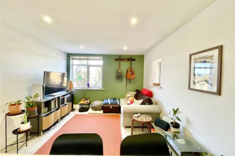 Lymington Road, Christchurch BH23 1 bed apartment for sale