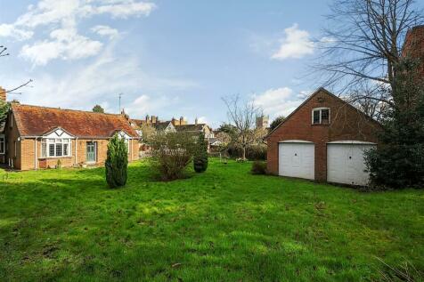 4 bedroom detached bungalow for sale