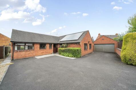 4 bedroom detached bungalow for sale