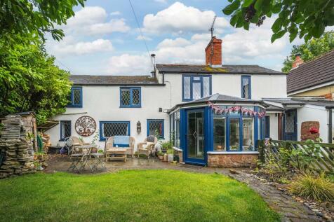 Wilcot Road, Pewsey 2 bed detached house for sale