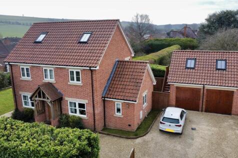 Fiddington Clays, Market Lavington... 4 bed detached house for sale