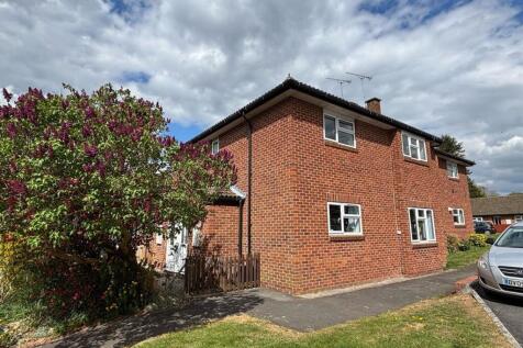 Blackberry Lane, Potterne, Devizes 2 bed flat for sale