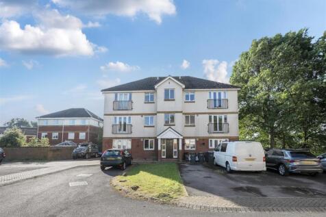 Beechfield Drive, Devizes 2 bed flat for sale