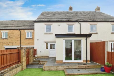 4 bedroom terraced house for sale