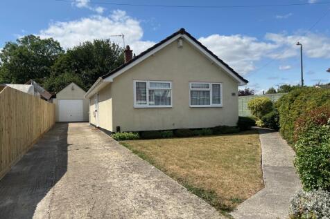 2 bedroom detached bungalow for sale