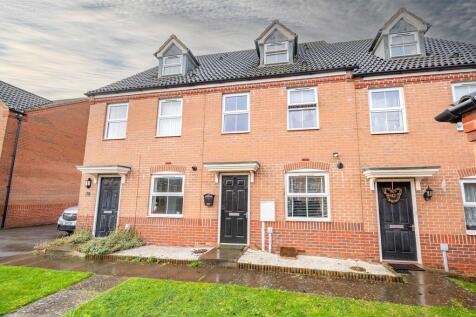 3 bedroom town house for sale