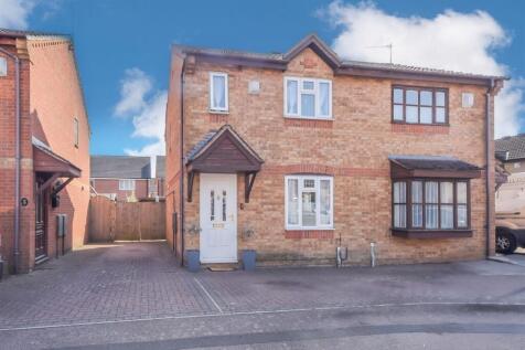 2 bedroom semi-detached house for sale