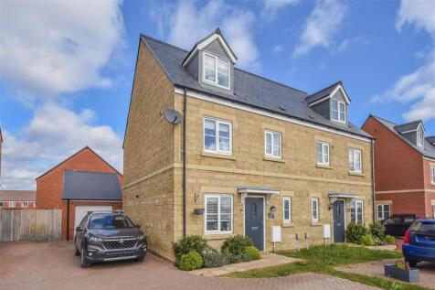 4 bedroom semi-detached house for sale