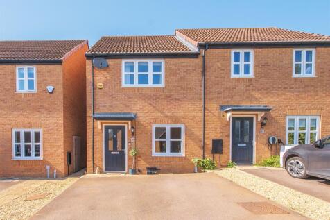2 bedroom semi-detached house for sale