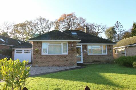 Ferndale Road, New Milton, Hampshire... 3 bed bungalow for sale