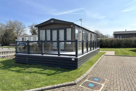 Sway Road, New Milton, Hampshire, BH25 2 bed park home for sale