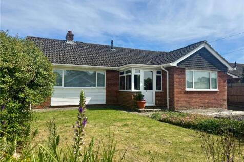 Pinewood Road, Hordle, Hampshire, SO41 3 bed bungalow for sale