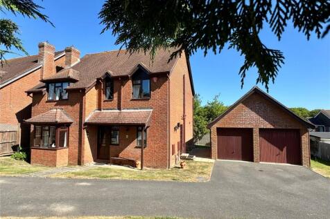 Kivernell Place, Milford On Sea... 4 bed detached house for sale