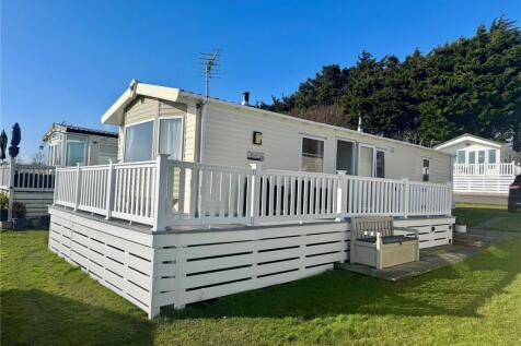 Seabreeze, Shorefield Park, Near... 2 bed park home for sale