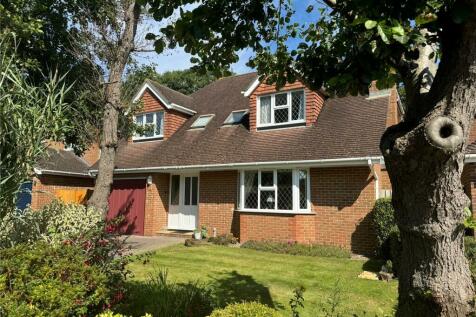 Willow Walk, Barton On Sea... 4 bed detached house for sale