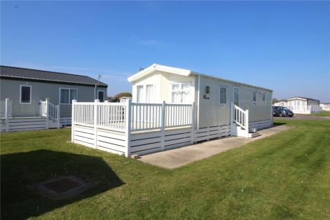 Hoburne Naish, Barton On Sea... 3 bed park home for sale