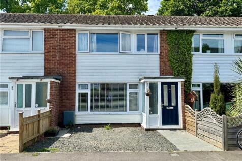 Woodvale Gardens, New Milton... 3 bed house for sale