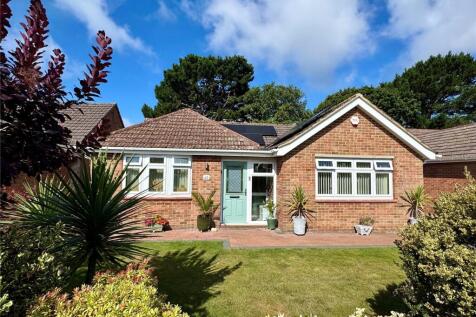 Western Avenue, Barton On Sea... 3 bed bungalow for sale