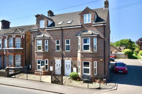 2 bedroom maisonette for sale
