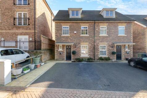 4 bedroom semi-detached house for sale