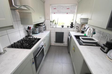Alkham Road, Maidstone 2 bed maisonette for sale