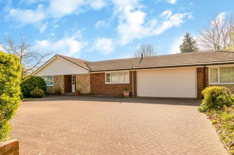 4 bedroom detached bungalow for sale