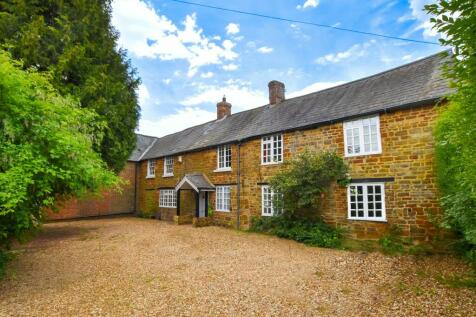 6 bedroom detached house for sale