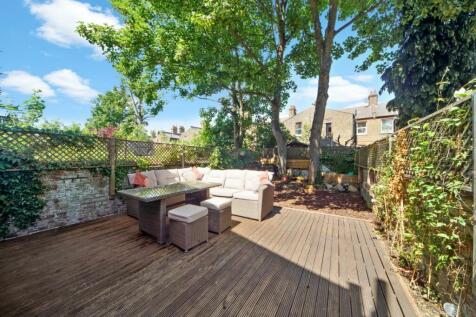 Kilburn Lane, Queens Park, London 3 bed maisonette for sale